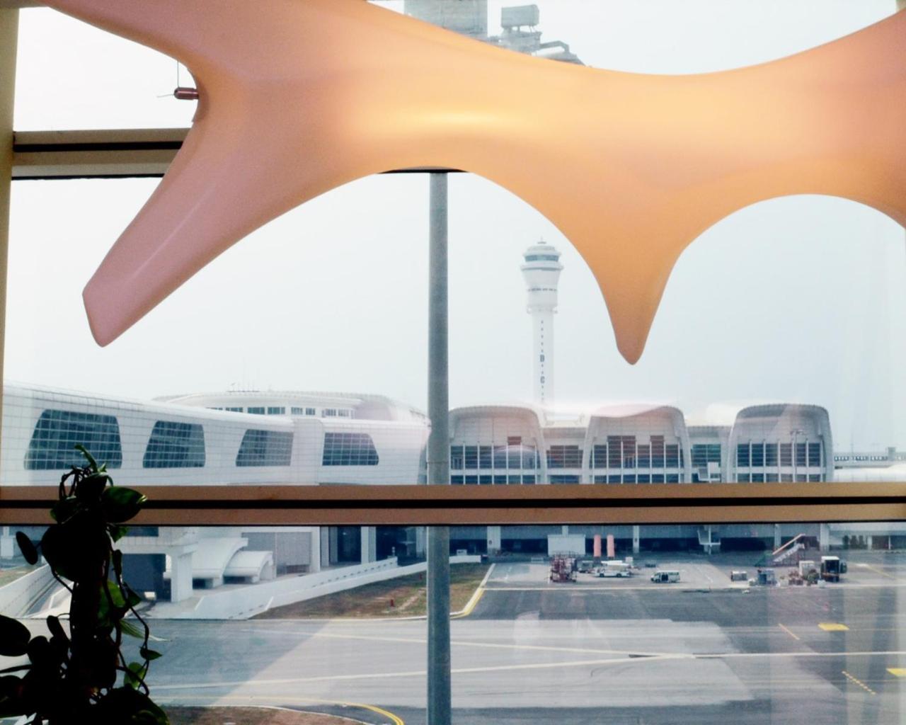 Sama-Sama Express Klia Terminal 2 - Airside Transit Hotel Sepang Exteriör bild
