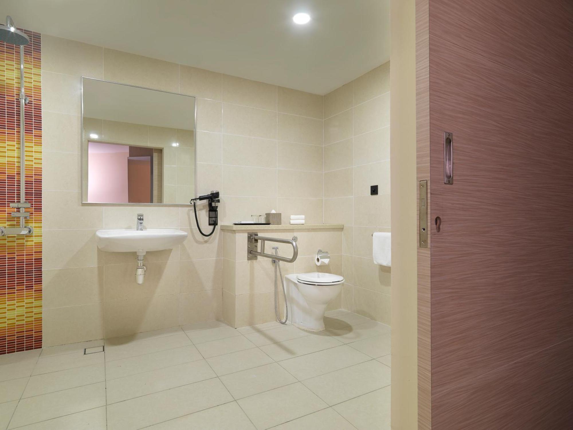 Sama-Sama Express Klia Terminal 2 - Airside Transit Hotel Sepang Exteriör bild